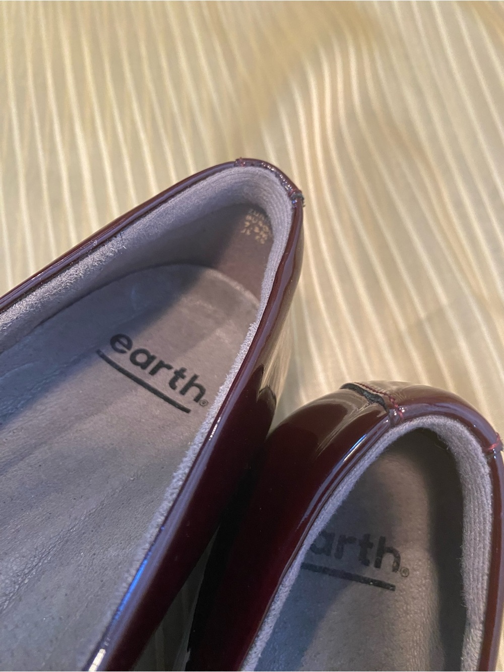 NWT EARTH women Burgundy brown Patent Glossy Leather platforms, size 7.5 - Picture 13 of 15
